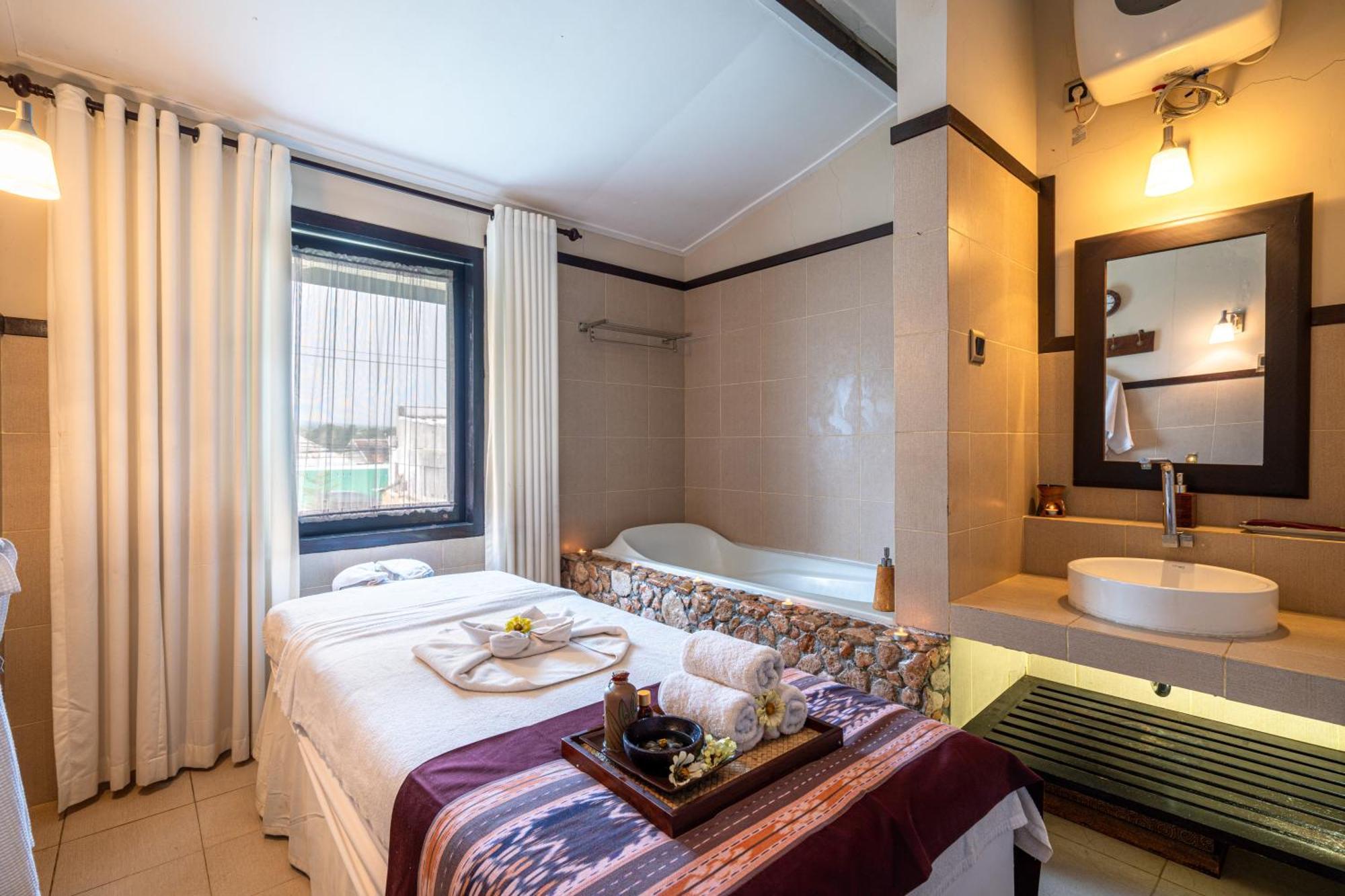 Samawa Transit Hotel Sumbawa Besar Экстерьер фото