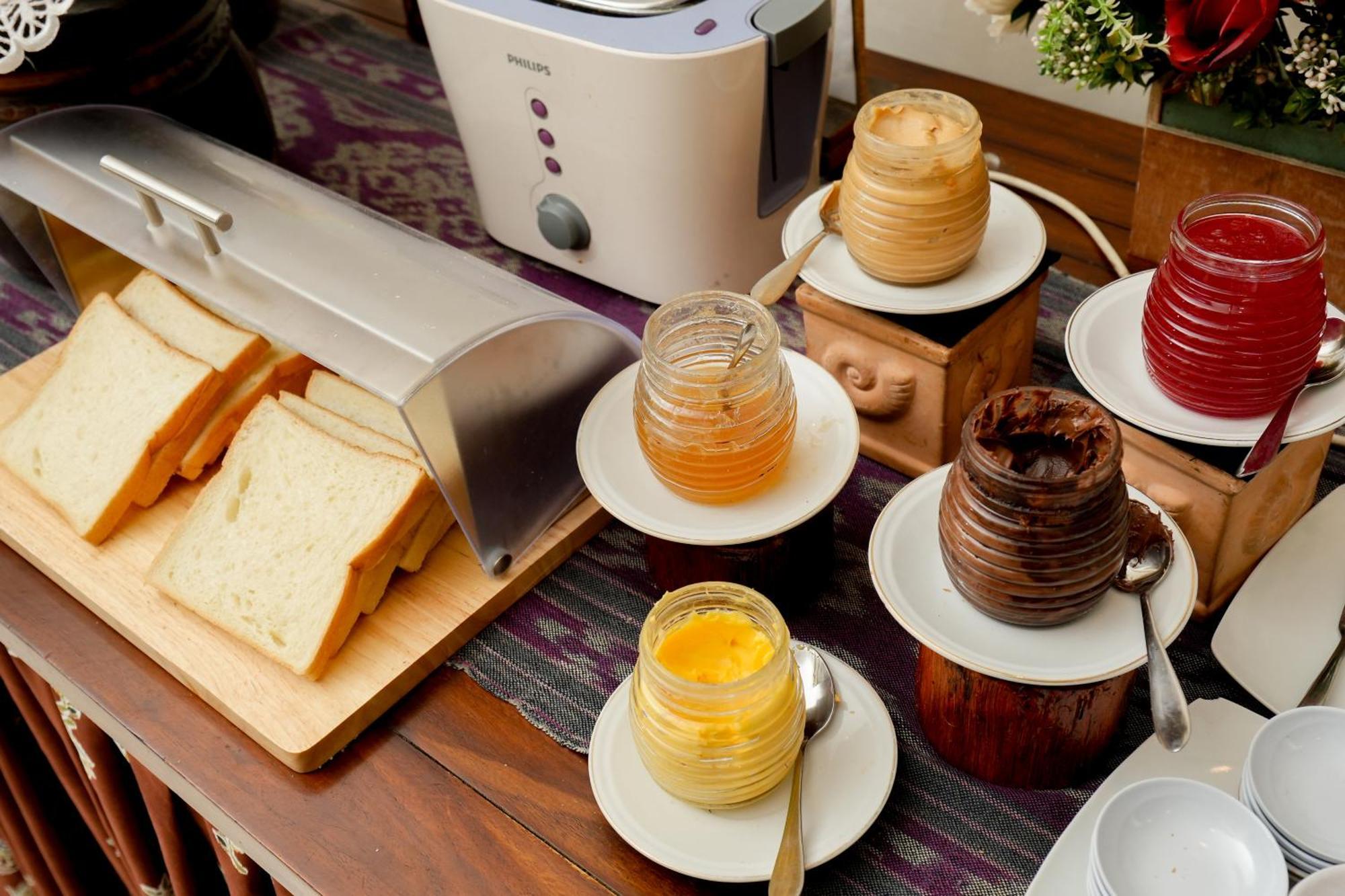 Samawa Transit Hotel Sumbawa Besar Экстерьер фото